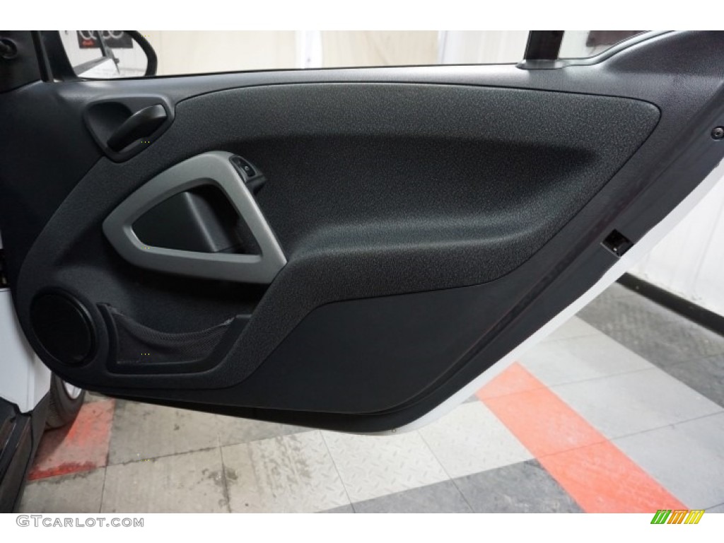 2009 fortwo passion coupe - Crystal White / Gray photo #15