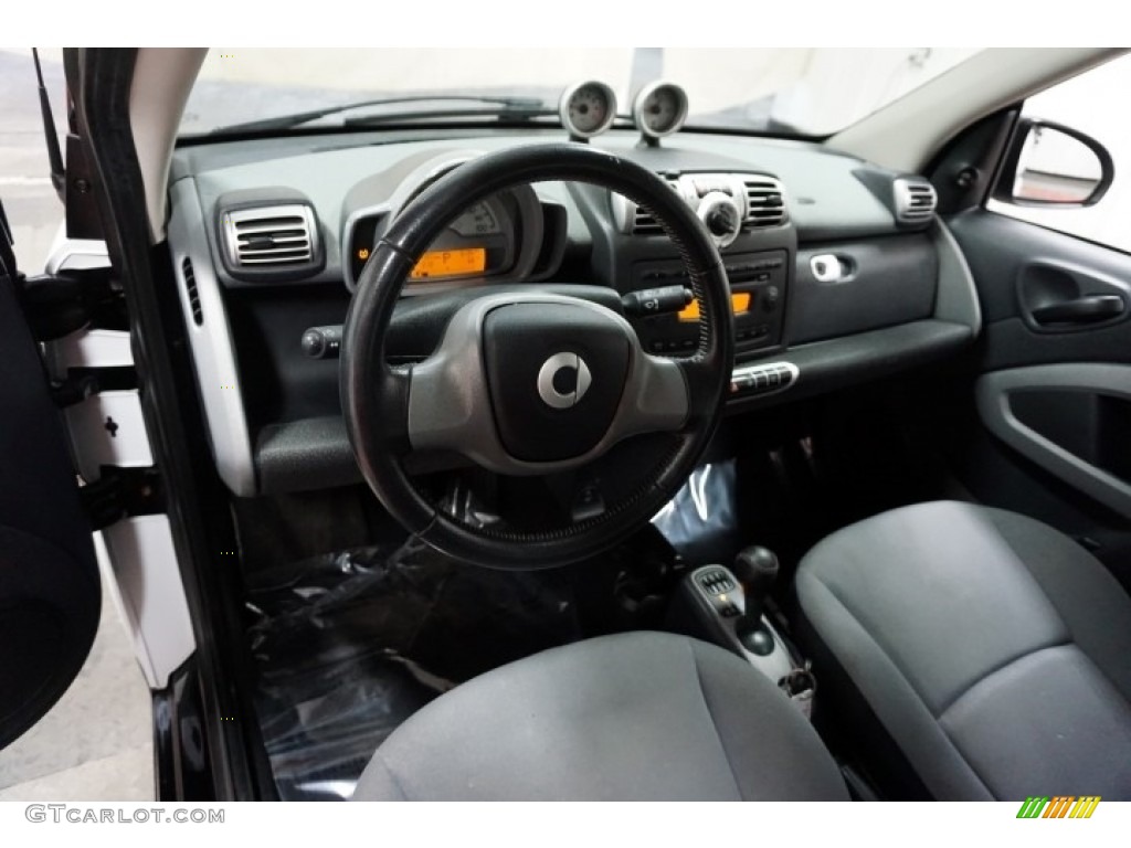 2009 fortwo passion coupe - Crystal White / Gray photo #23