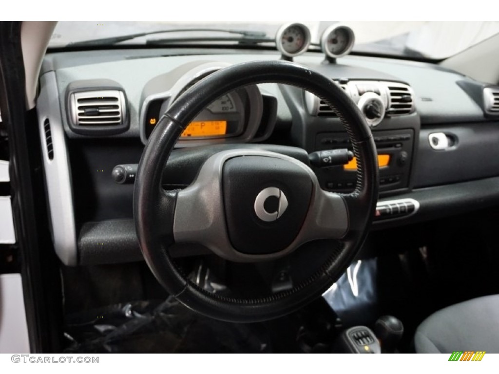 2009 fortwo passion coupe - Crystal White / Gray photo #24