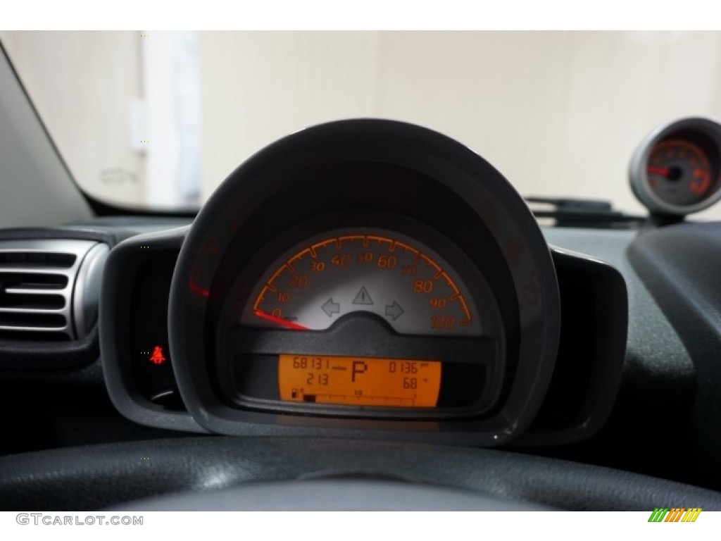 2009 fortwo passion coupe - Crystal White / Gray photo #27