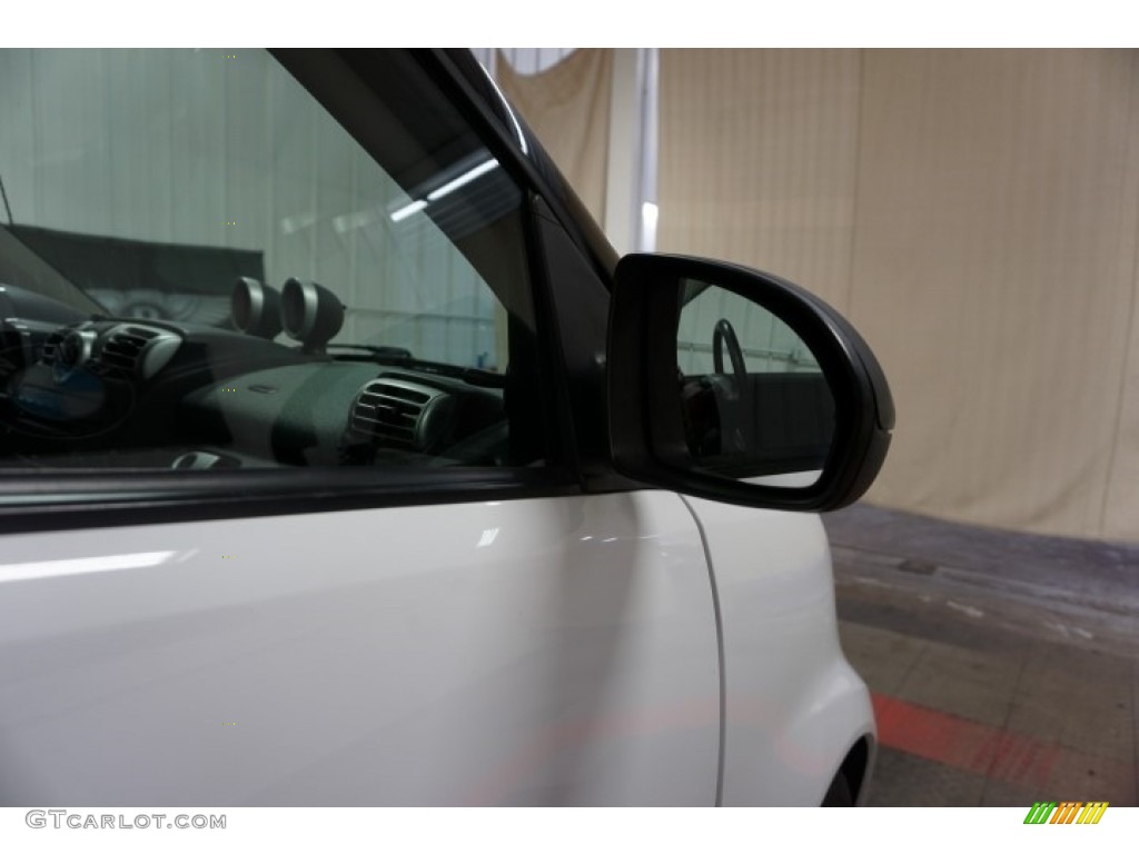 2009 fortwo passion coupe - Crystal White / Gray photo #48