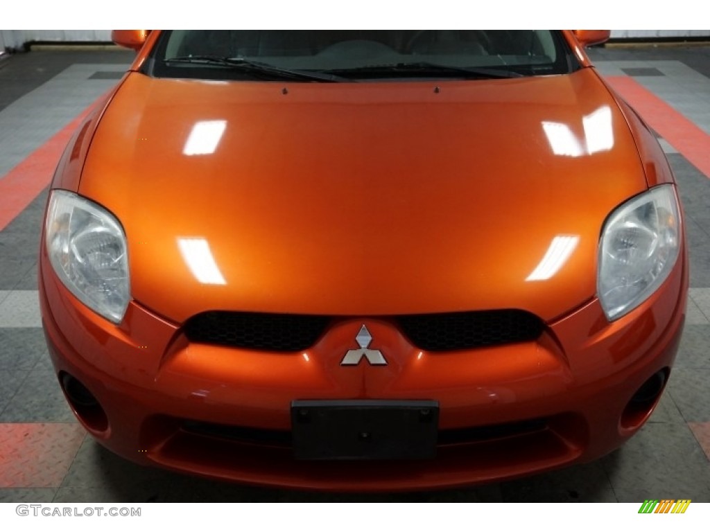 2007 Eclipse SE Coupe - Sunset Pearlescent / Dark Charcoal photo #46