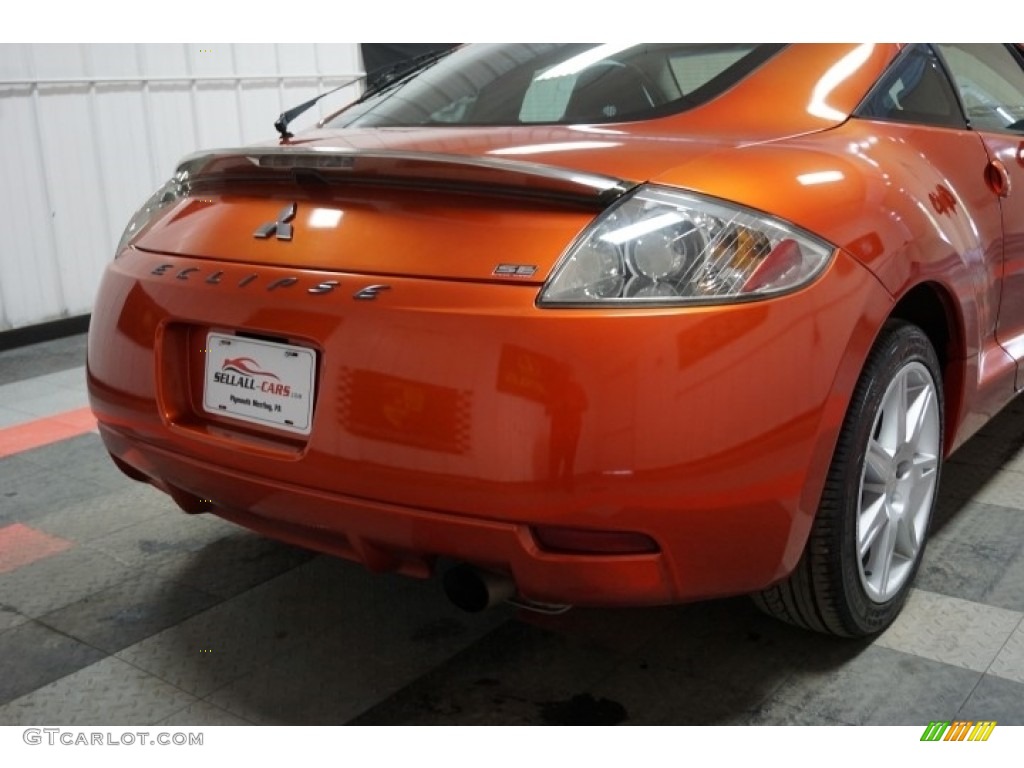 2007 Eclipse SE Coupe - Sunset Pearlescent / Dark Charcoal photo #60