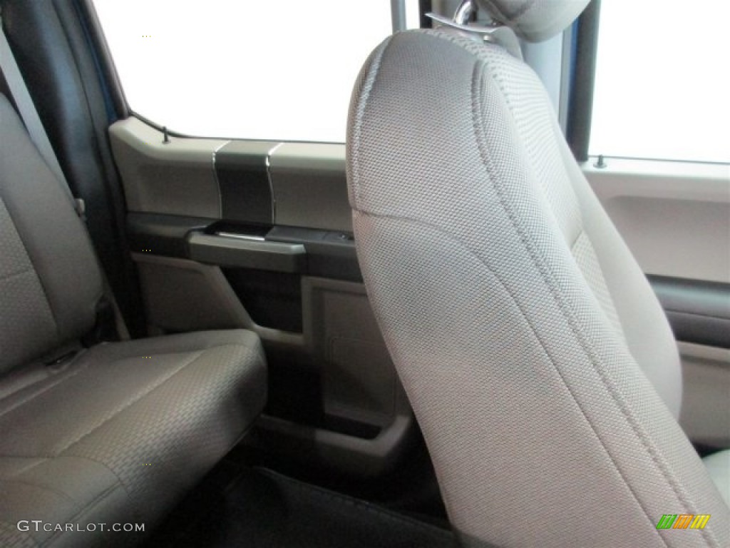 2016 F150 XLT SuperCrew - Blue Jeans / Medium Earth Gray photo #20