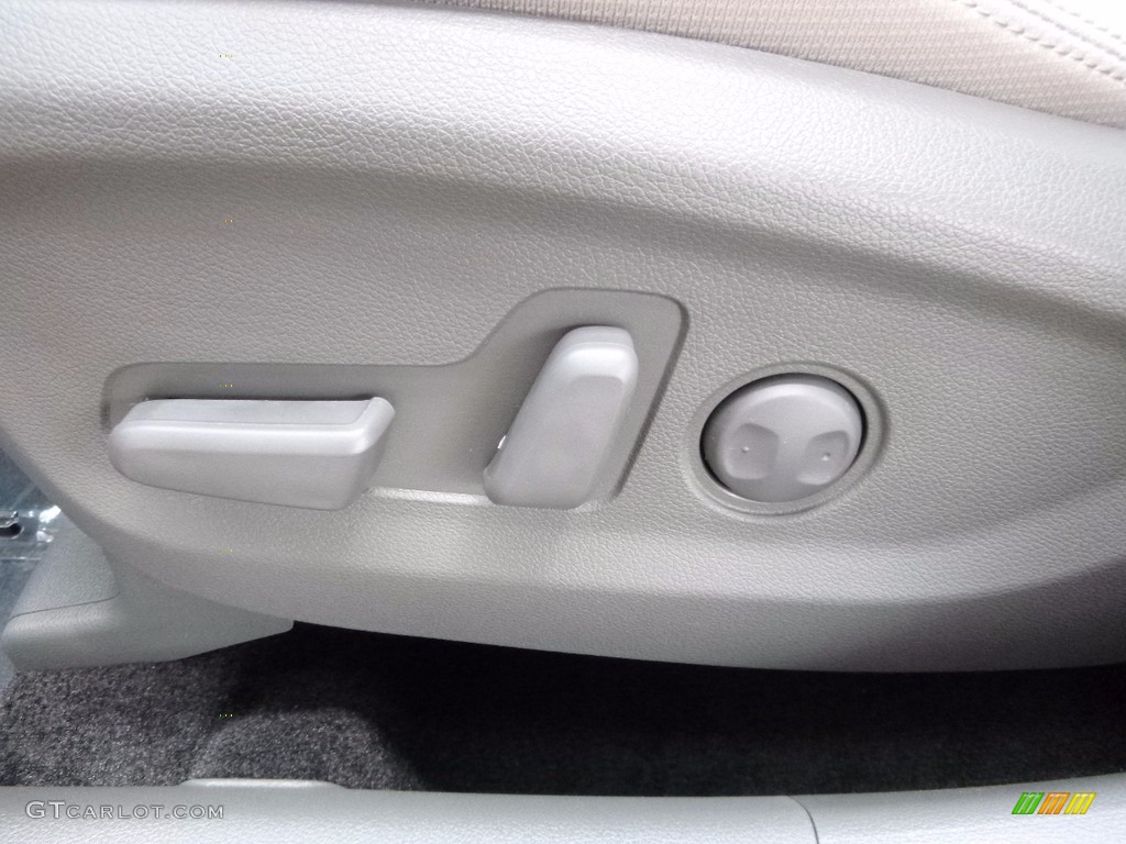 2017 Kia Sportage LX AWD Controls Photo #113123261