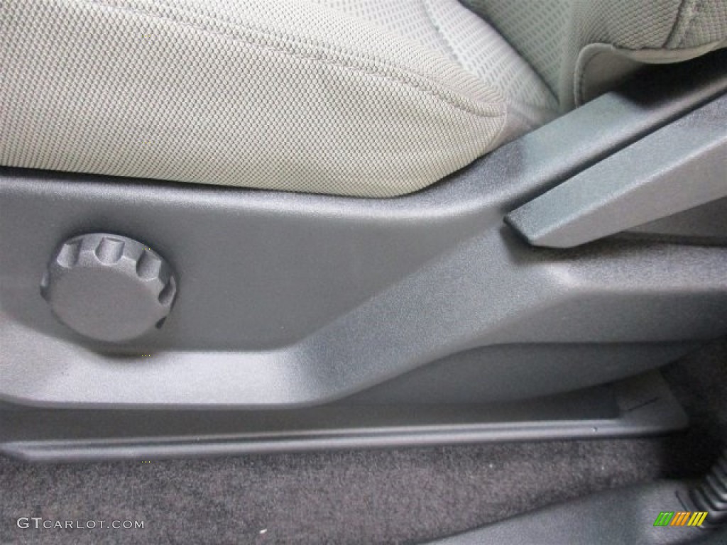 2016 F150 XLT SuperCrew - Blue Jeans / Medium Earth Gray photo #30