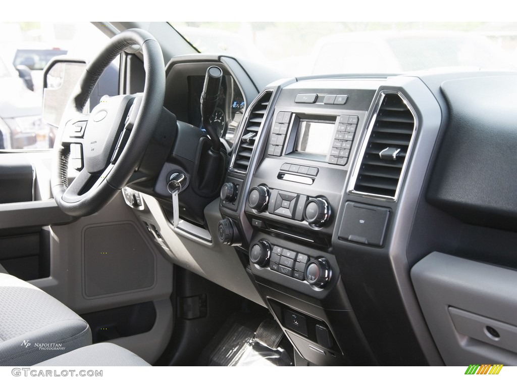 2016 F150 XLT Regular Cab 4x4 - Blue Flame / Medium Earth Gray photo #9