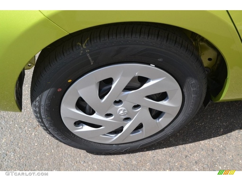 2016 Prius c Two - Electric Lime Metallic / Black photo #9