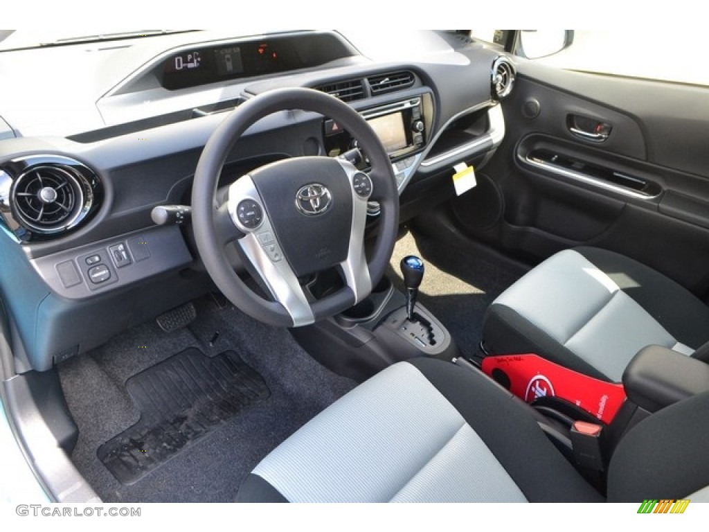 2016 Prius c Two - Sparkling Sea Metallic / Black photo #5