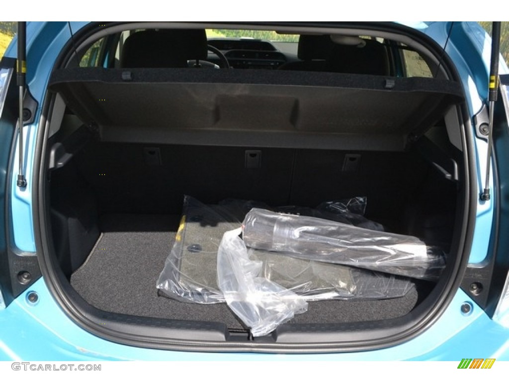 2016 Prius c Two - Sparkling Sea Metallic / Black photo #8