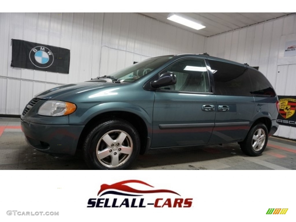 2005 Caravan SXT - Magnesium Green Pearl / Medium Slate Gray photo #1