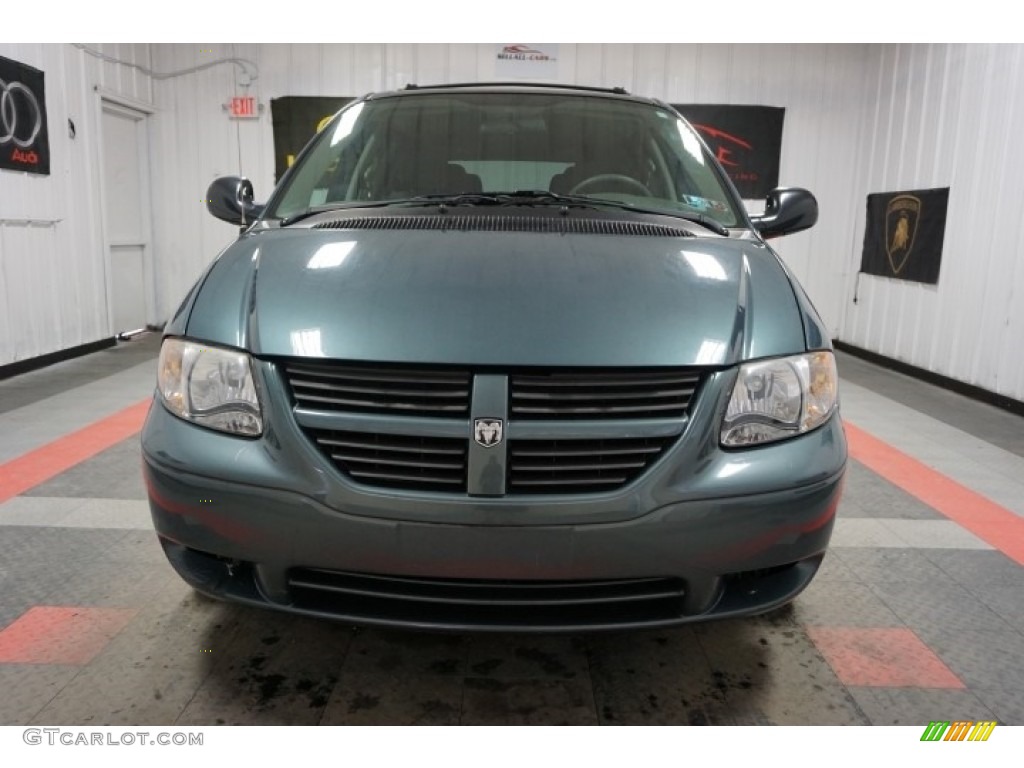2005 Caravan SXT - Magnesium Green Pearl / Medium Slate Gray photo #4