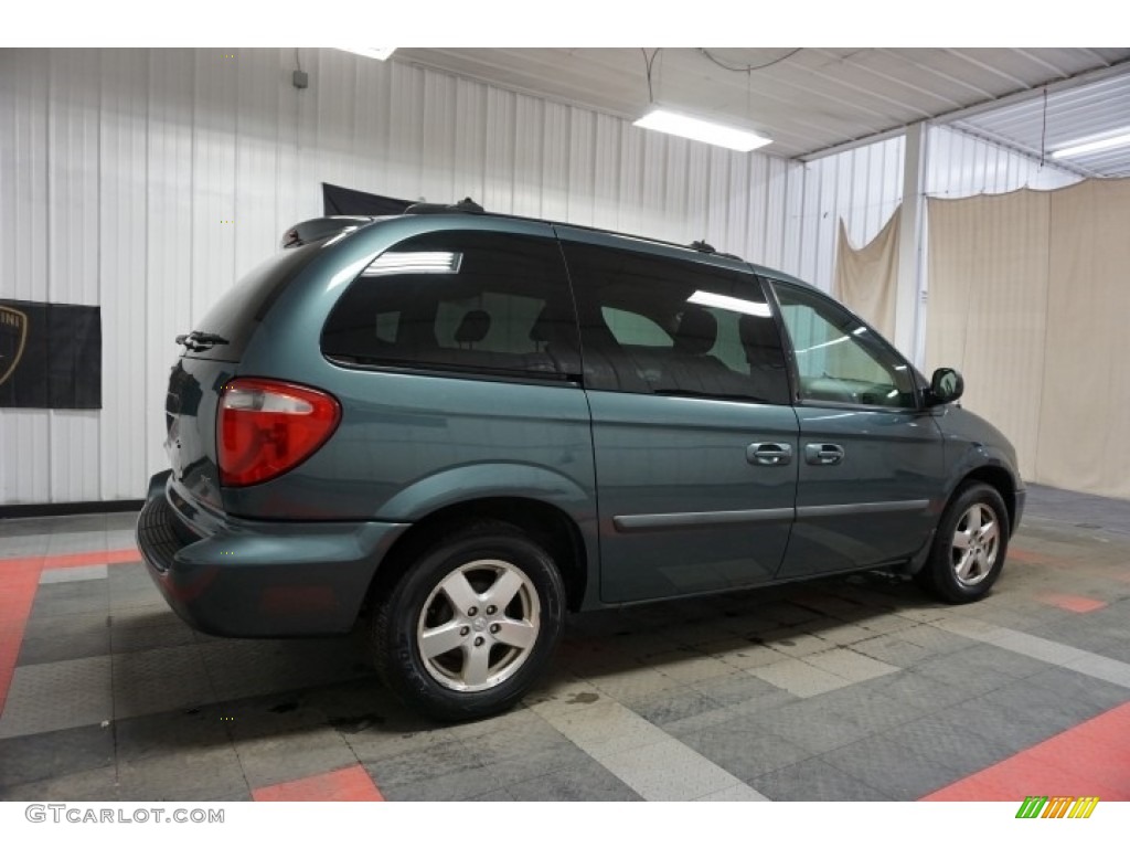 2005 Caravan SXT - Magnesium Green Pearl / Medium Slate Gray photo #7