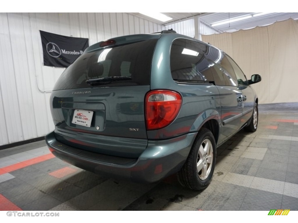 2005 Caravan SXT - Magnesium Green Pearl / Medium Slate Gray photo #8
