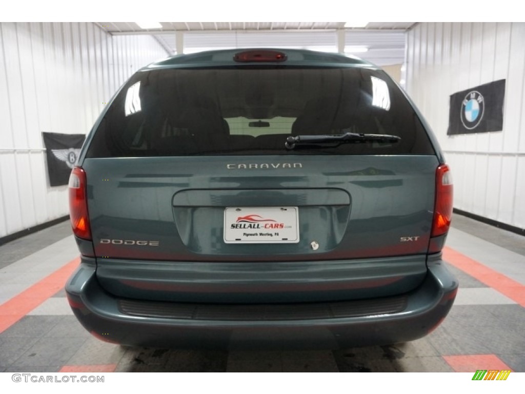 2005 Caravan SXT - Magnesium Green Pearl / Medium Slate Gray photo #9