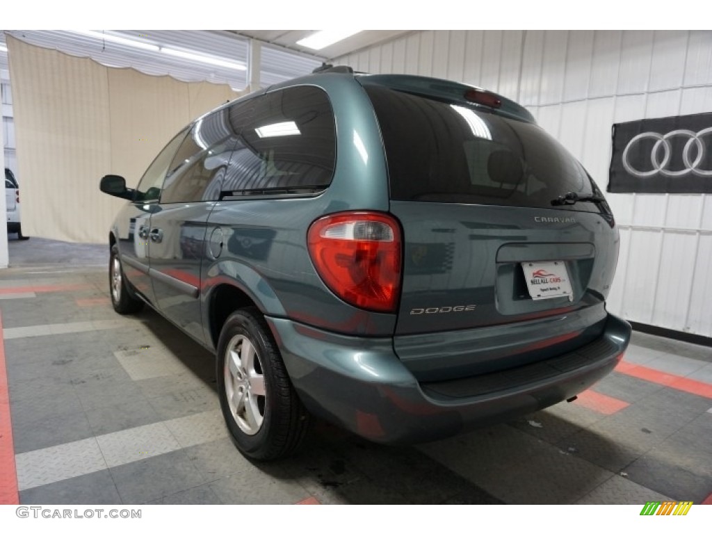 2005 Caravan SXT - Magnesium Green Pearl / Medium Slate Gray photo #10