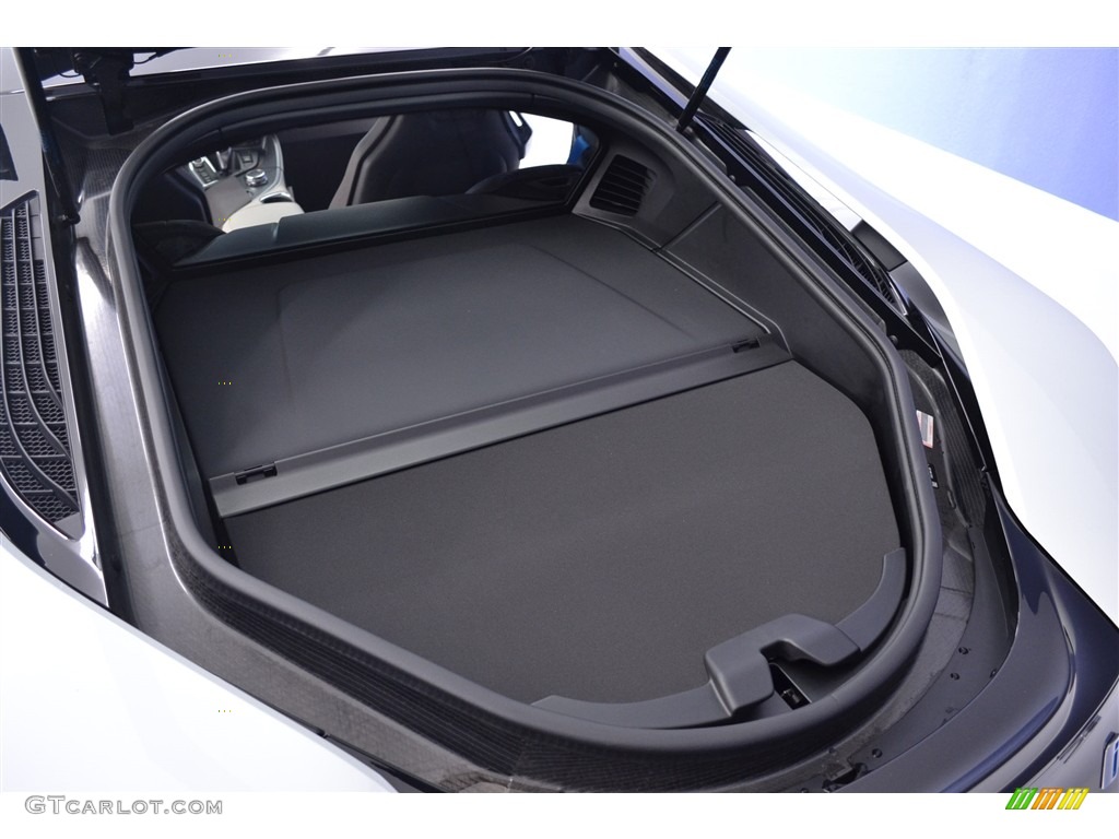 2016 BMW i8 Standard i8 Model Trunk Photos