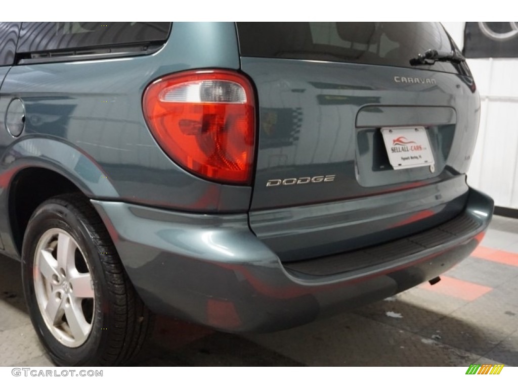 2005 Caravan SXT - Magnesium Green Pearl / Medium Slate Gray photo #66