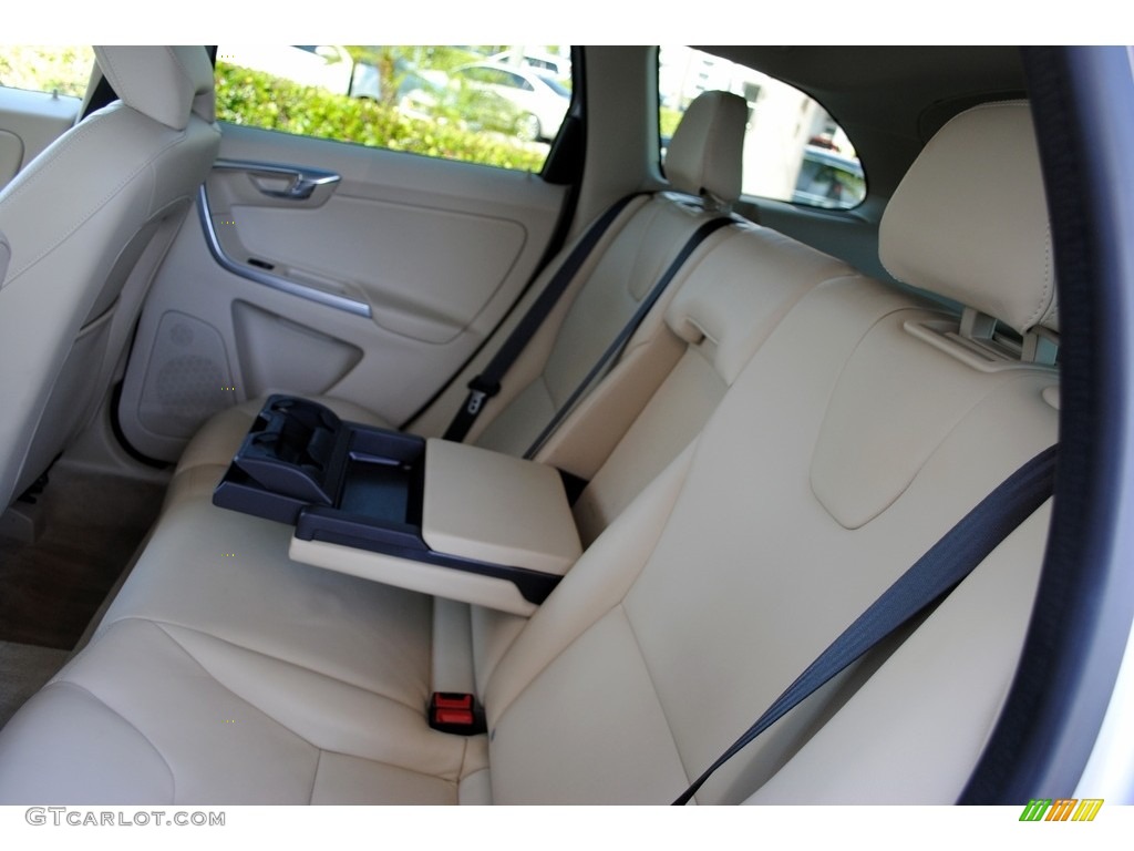 2016 Volvo XC60 T5 Drive-E Rear Seat Photo #113144297