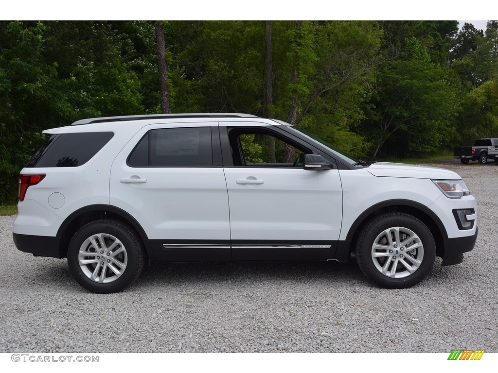 2016 Explorer XLT - Oxford White / Medium Light Camel photo #2