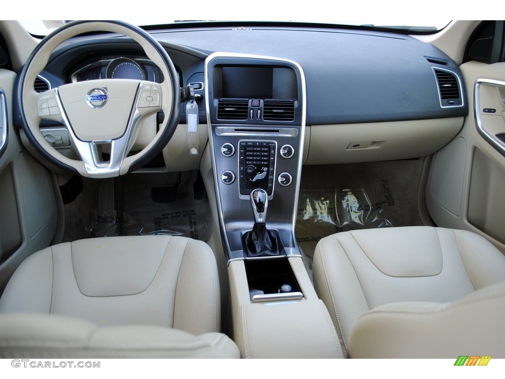 Beige Interior 2016 Volvo XC60 T5 Drive-E Photo #113144324
