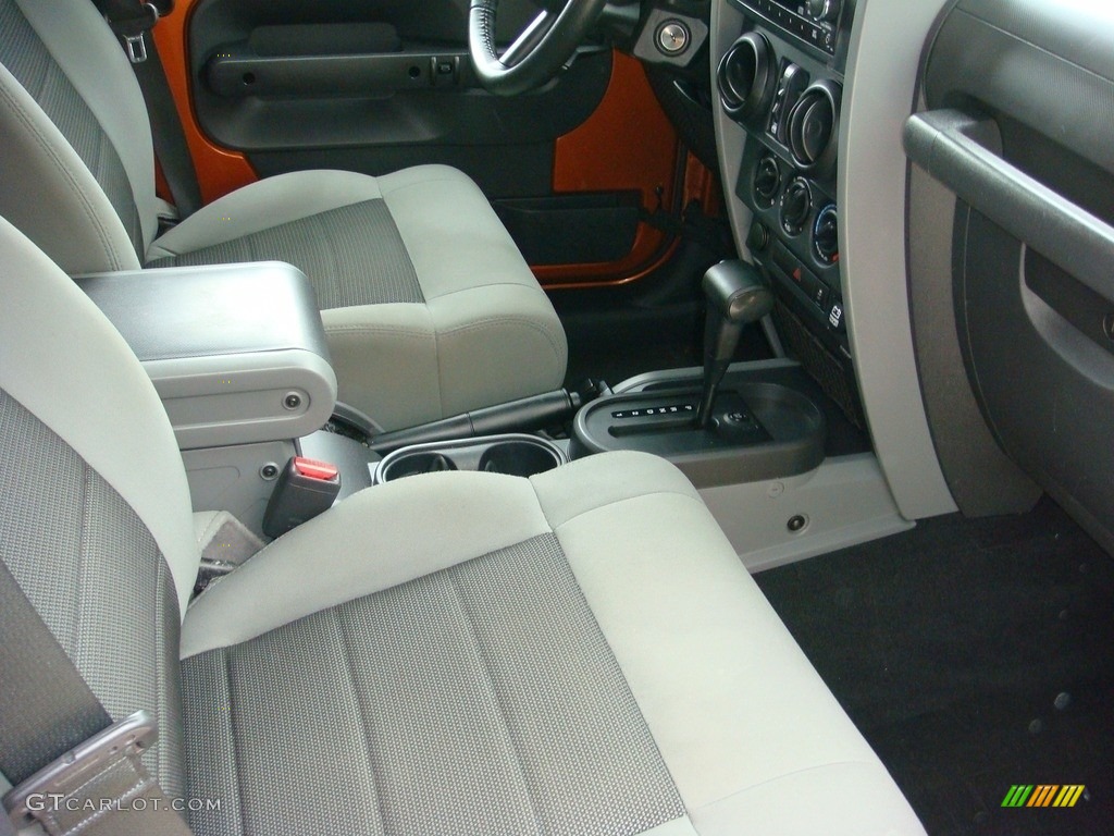 2010 Wrangler Unlimited Sport - Mango Tango Pearl / Dark Slate Gray/Medium Slate Gray photo #17