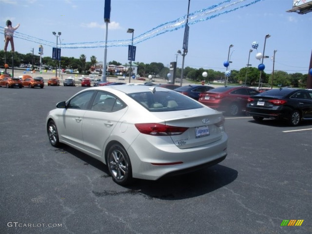 2017 Elantra SE - Beige / Beige photo #5