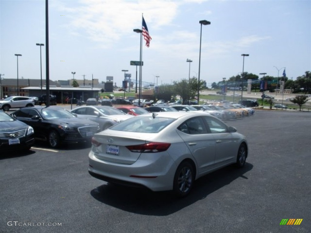2017 Elantra SE - Beige / Beige photo #7
