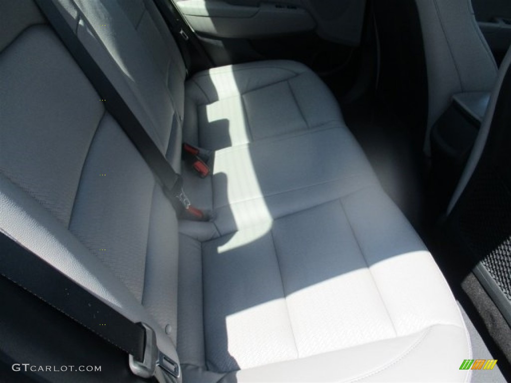 2017 Elantra Limited - Silver / Gray photo #14