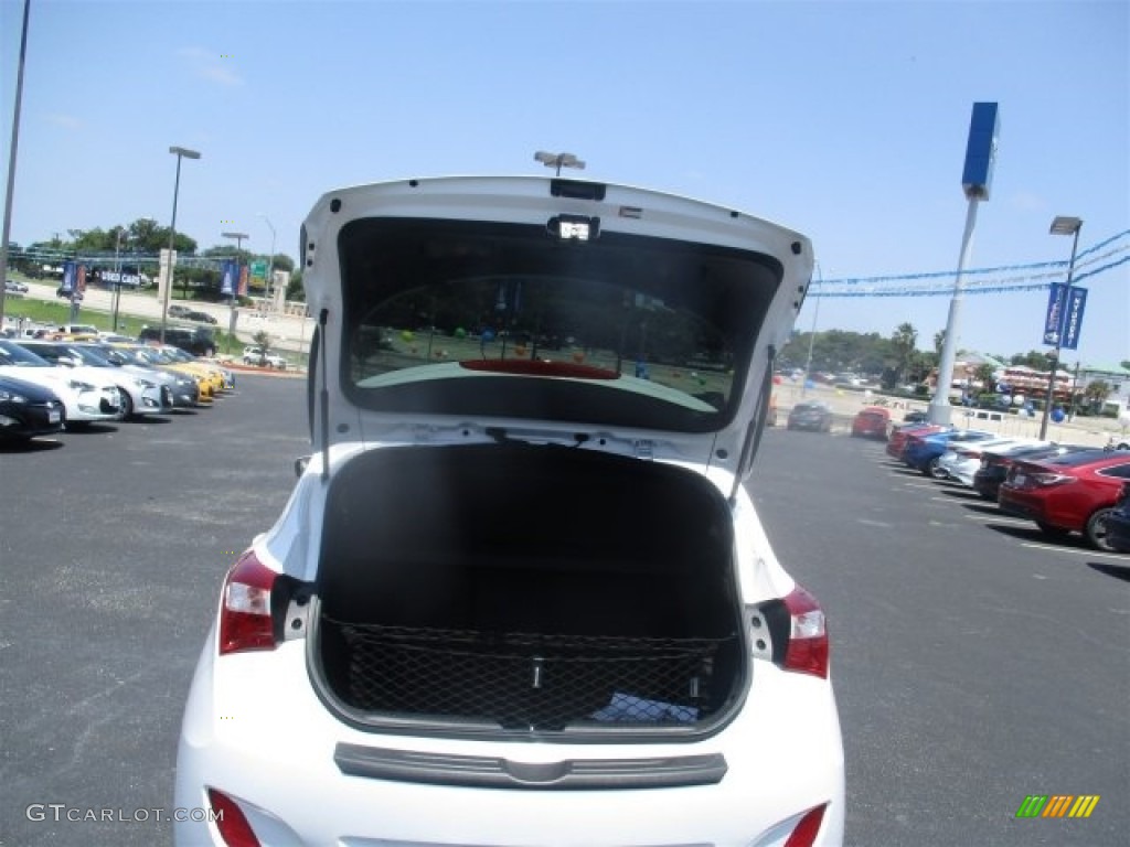 2016 Elantra GT  - Ceramic White / Black photo #9