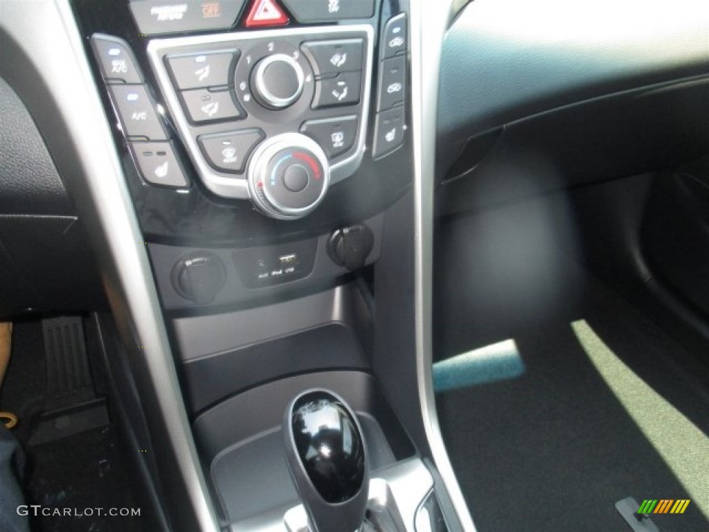 2016 Elantra GT  - Ceramic White / Black photo #19