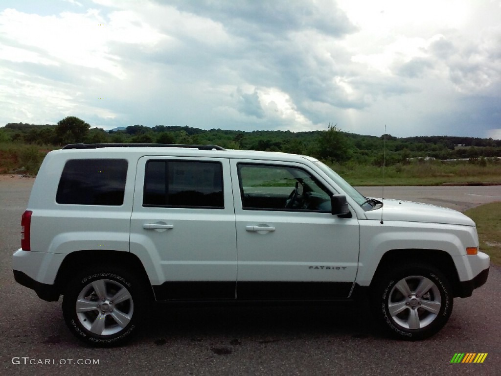 2016 Patriot Sport - Bright White / Light Pebble Beige/Dark Slate Gray photo #5