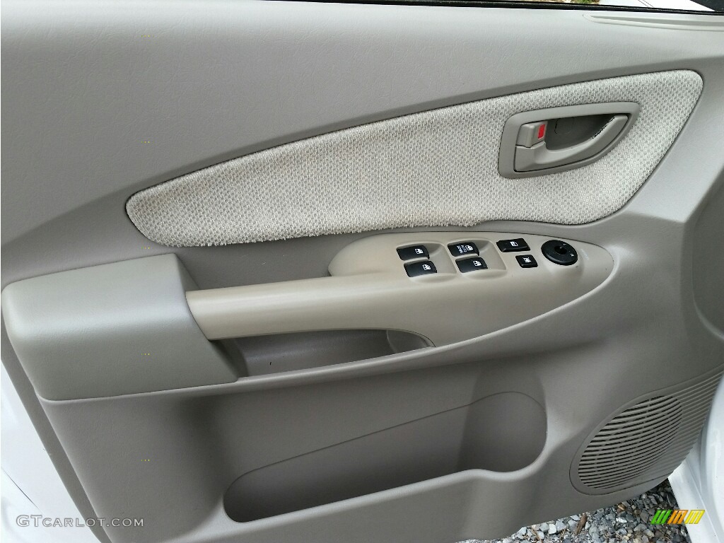 2005 Tucson GL - Nordic White / Gray photo #18