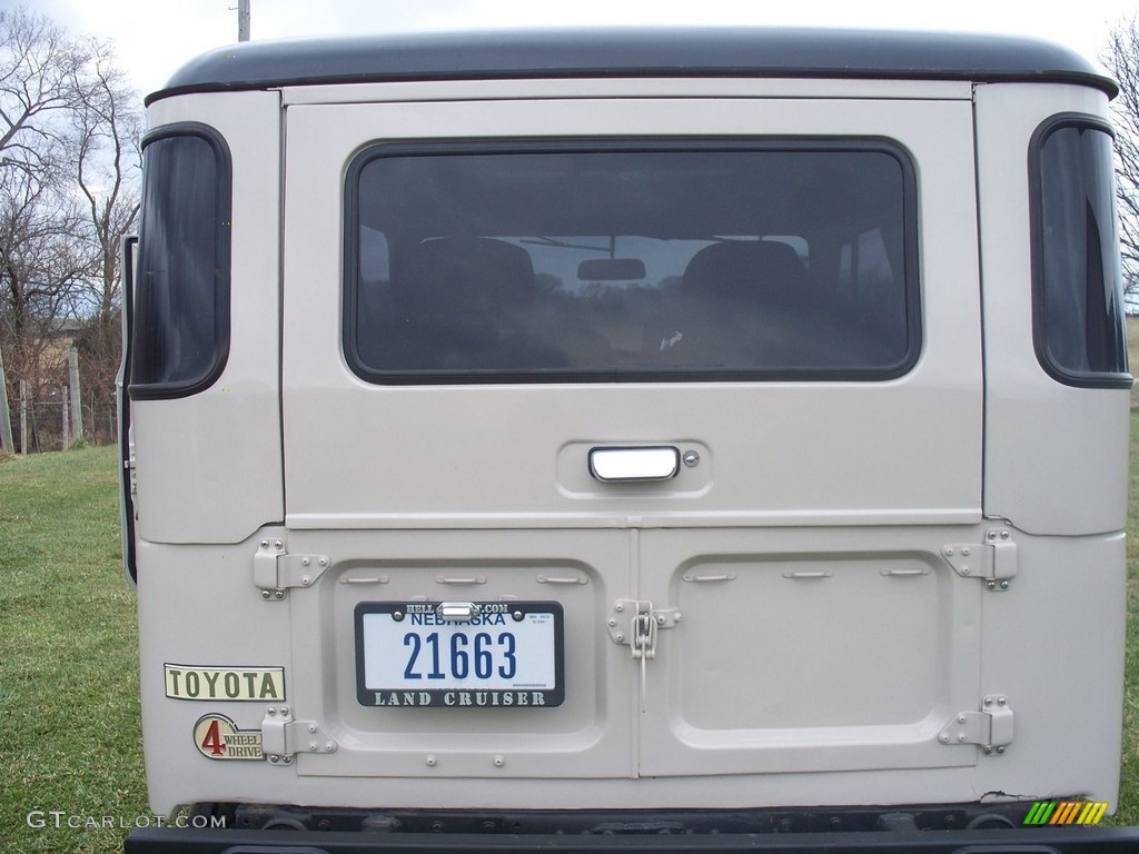 1969 Land Cruiser FJ40 - Dune Beige / Black photo #4