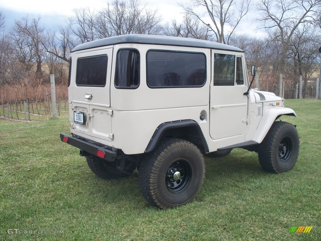 1969 Land Cruiser FJ40 - Dune Beige / Black photo #6