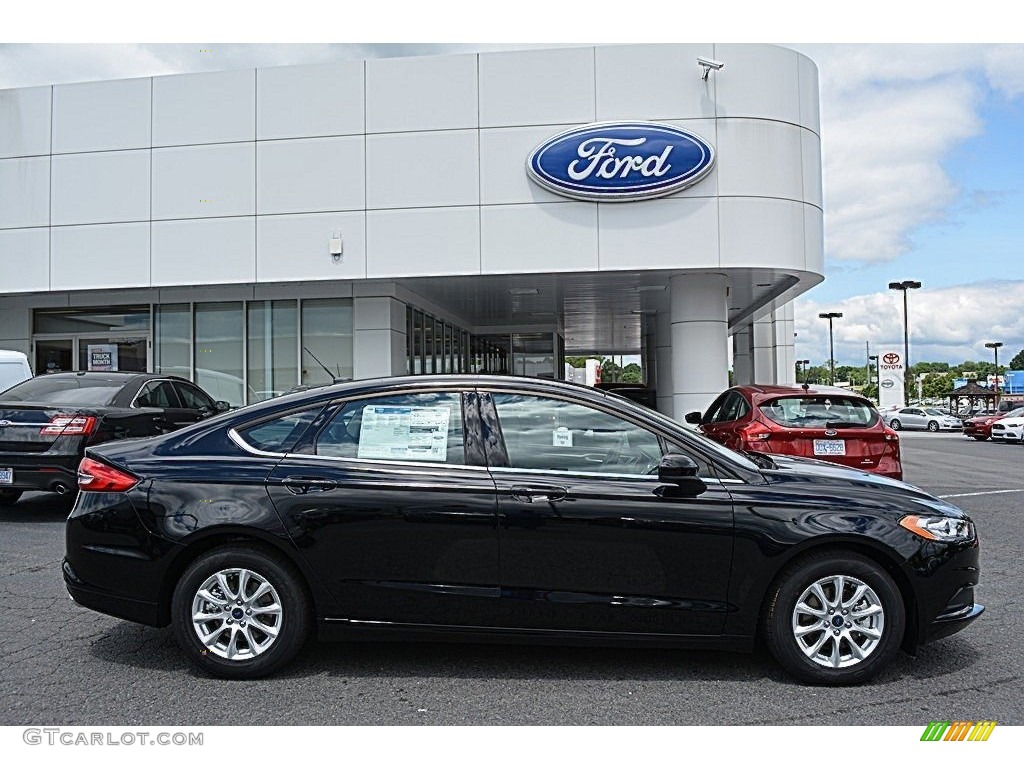 2017 Fusion S - Shadow Black / Medium Light Stone photo #2