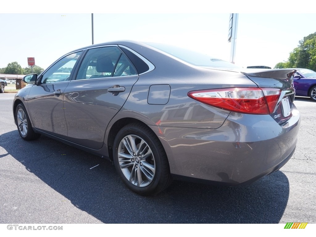 2015 Camry SE - Predawn Gray Mica / Black photo #5