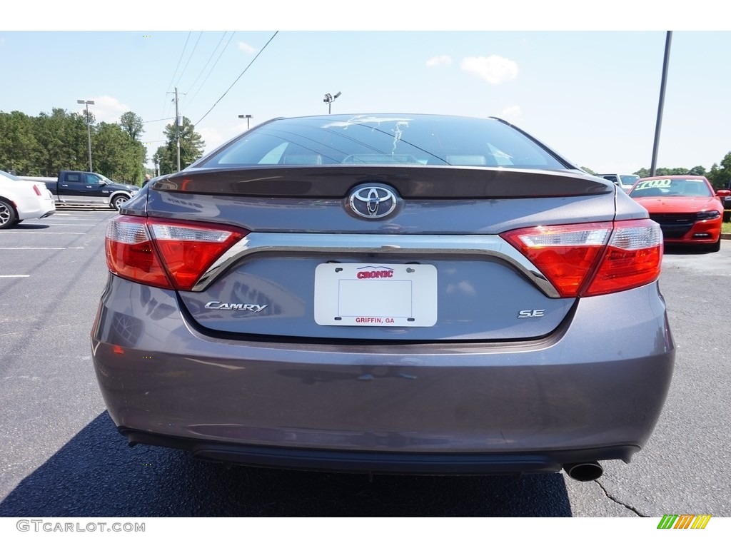 2015 Camry SE - Predawn Gray Mica / Black photo #6