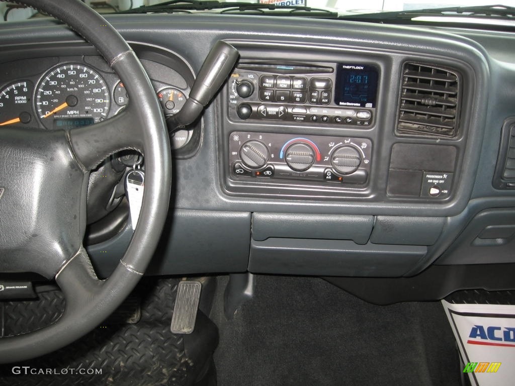 2002 Silverado 1500 LS Extended Cab 4x4 - Summit White / Graphite Gray photo #5