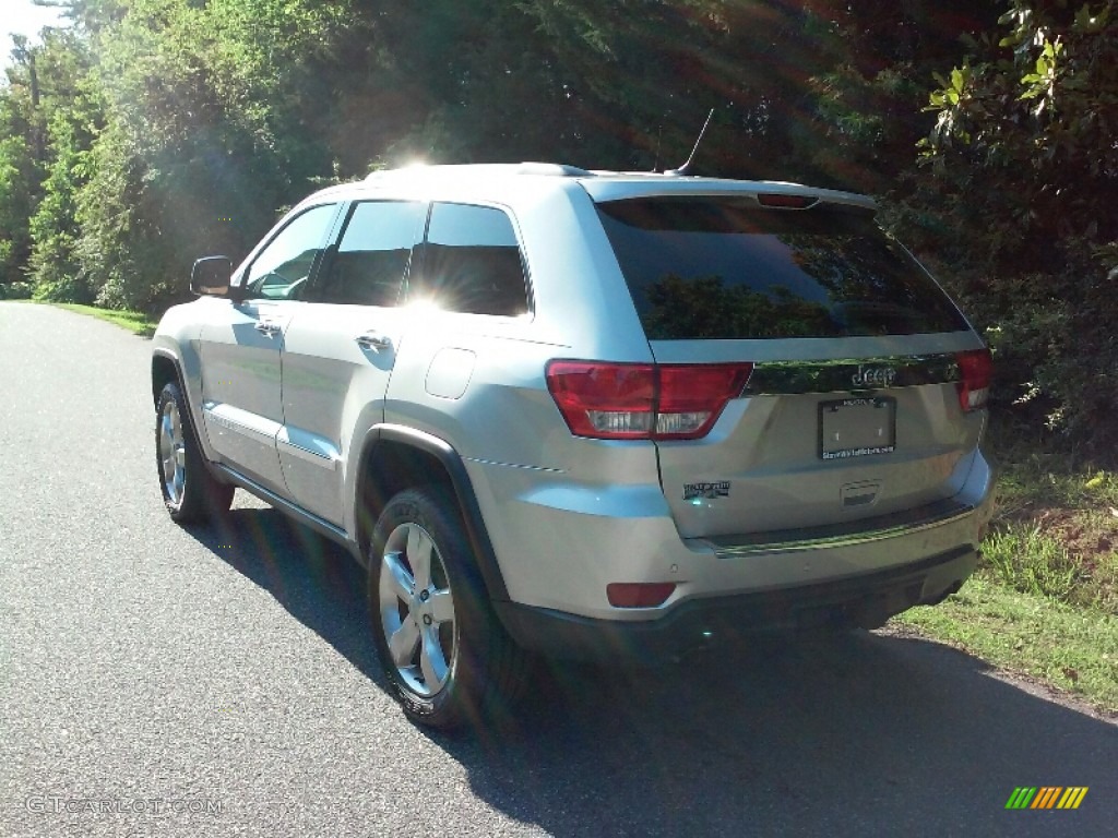 2013 Grand Cherokee Overland 4x4 - Bright Silver Metallic / New Saddle/Black photo #2