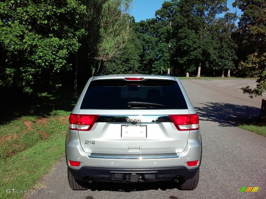 2013 Grand Cherokee Overland 4x4 - Bright Silver Metallic / New Saddle/Black photo #3