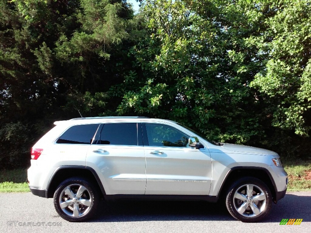2013 Grand Cherokee Overland 4x4 - Bright Silver Metallic / New Saddle/Black photo #5
