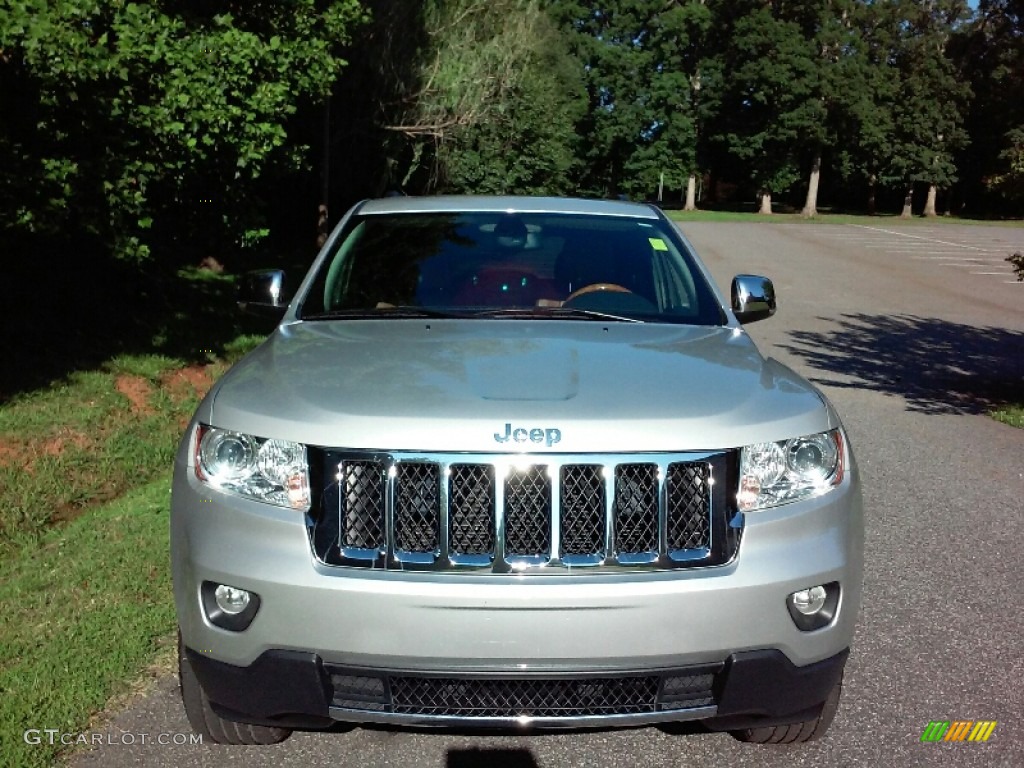 2013 Grand Cherokee Overland 4x4 - Bright Silver Metallic / New Saddle/Black photo #7