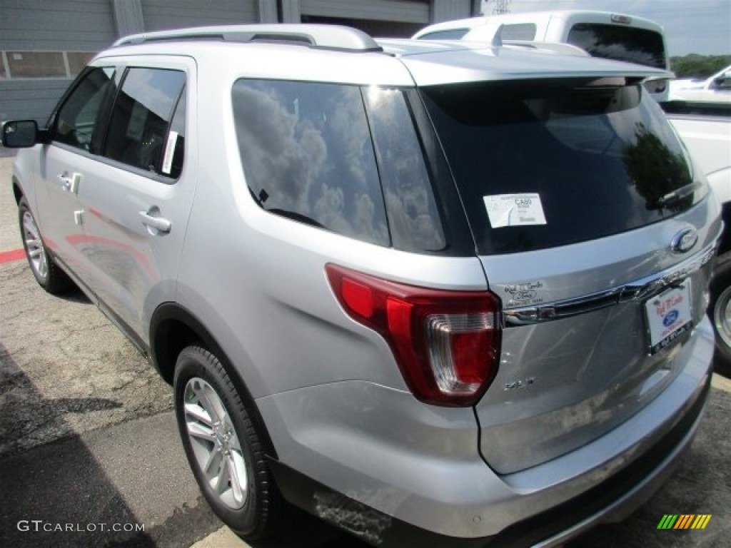 2016 Explorer XLT - Ingot Silver Metallic / Medium Light Camel photo #4