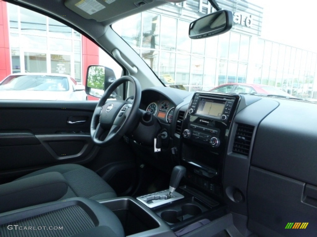 2015 Titan SV Crew Cab 4x4 - Cayenne Red / Charcoal photo #4