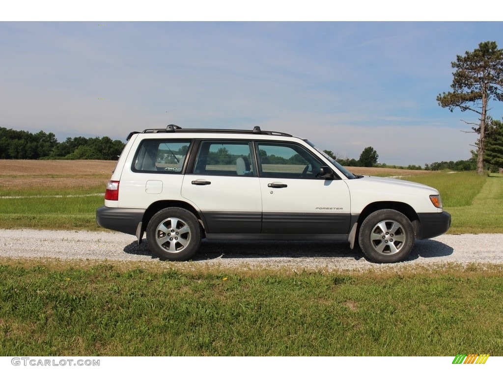 2001 Forester 2.5 L - Aspen White / Gray photo #2