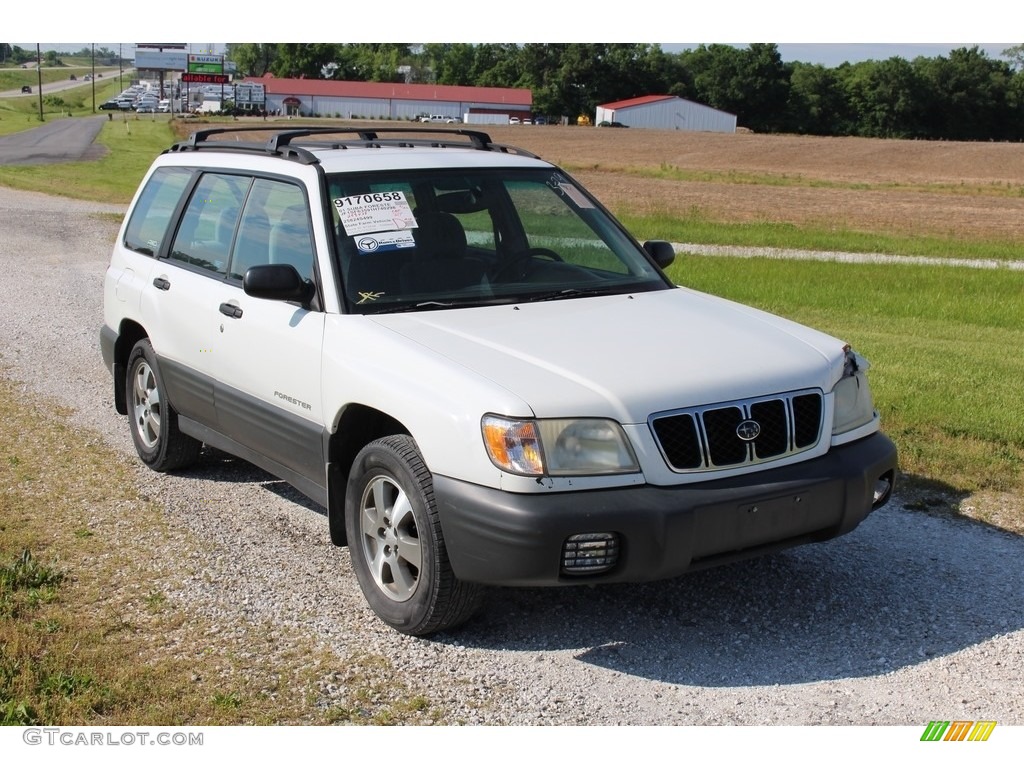 2001 Forester 2.5 L - Aspen White / Gray photo #3