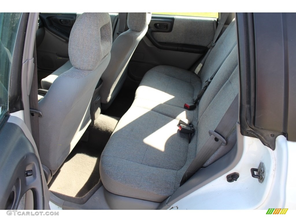 2001 Forester 2.5 L - Aspen White / Gray photo #14