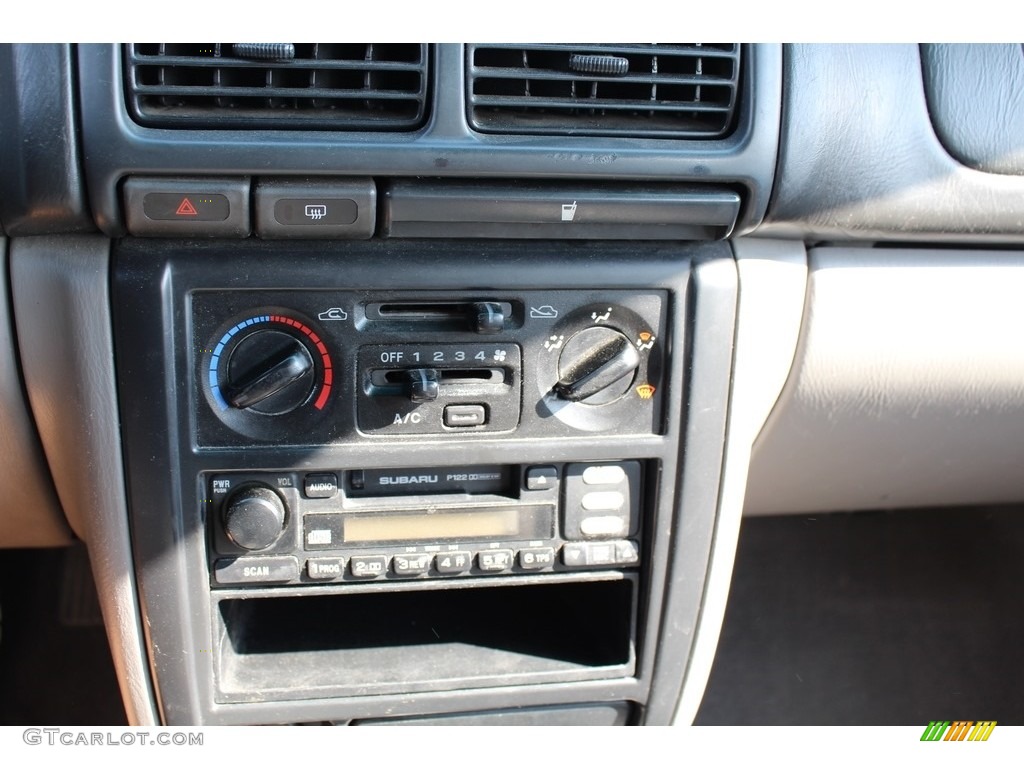 2001 Forester 2.5 L - Aspen White / Gray photo #25