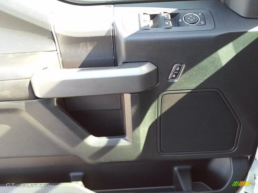 2016 F150 XLT SuperCrew 4x4 - Oxford White / Black photo #2